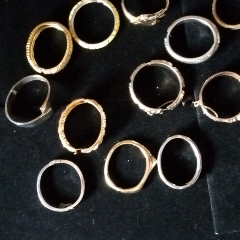 Lot of 14 very nice hinge and clamper bracelets